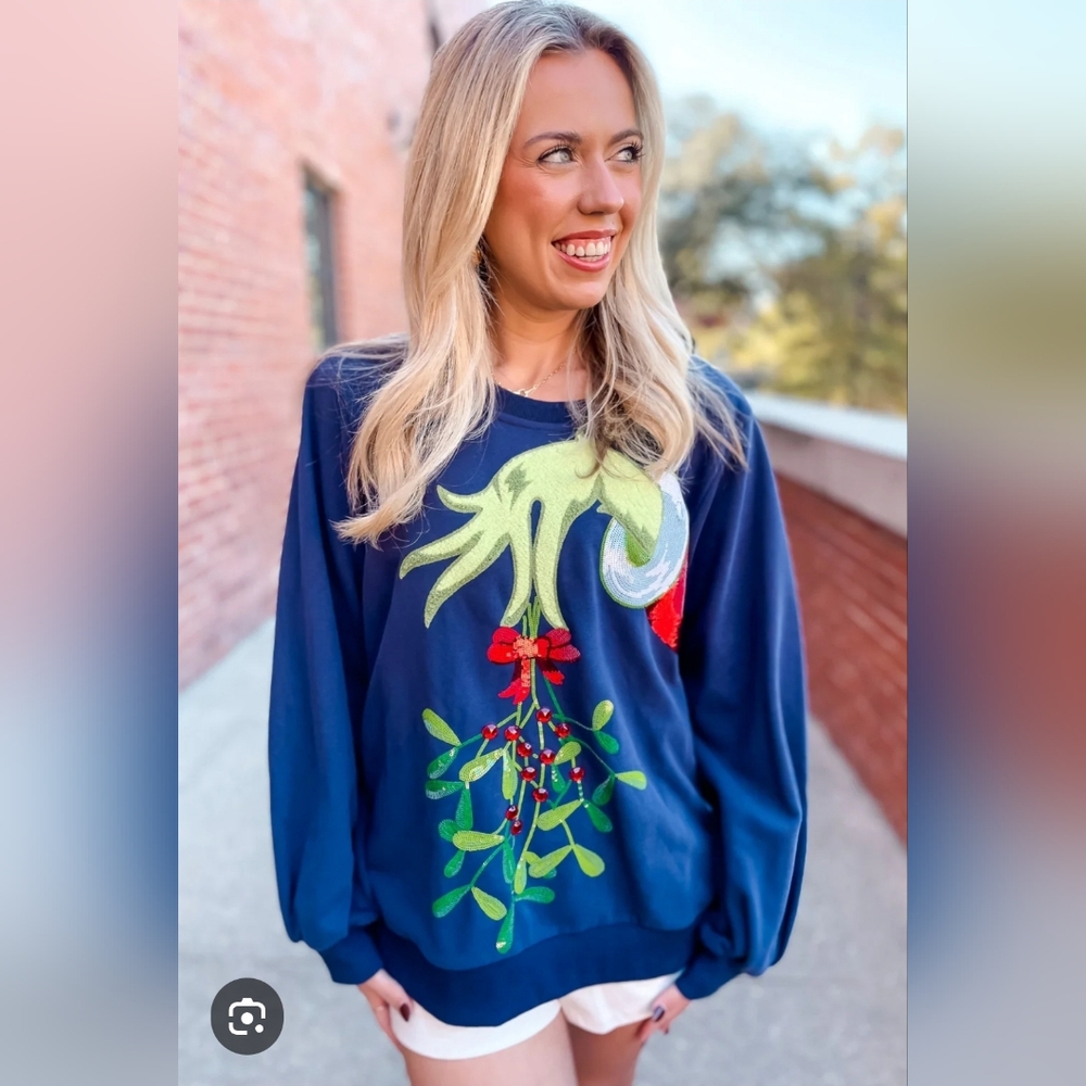 NWOT QUEEN OF SPARKLES Grinch with Mistletoe Sweatshirt